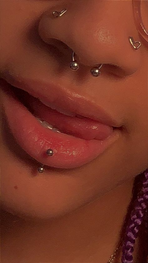 Piercing And Tattoo Aesthetic, Piercings For Big Noses, Nose Piercing Drawing Reference, Nose And Lip Piercing, Nose Piercing Jewelry Septum, Pearsings Ideas Face, Lip Piercing Black Women, Septum Aesthetic, Nose Ring And Septum