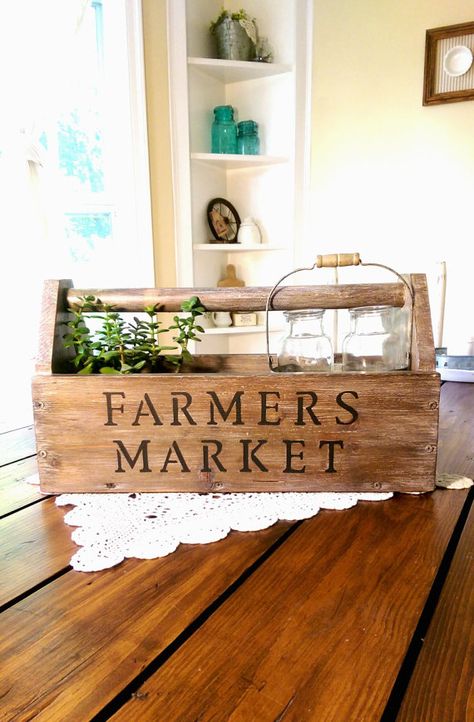 Old Vintage Farmers Market Wooden Toolbox by PickinWildflowersTN Wooden Toolbox Ideas, Wood Box Ideas, Vintage Farmers Market, Toolbox Ideas, Old Tool Boxes, Wood Tool Box, Wooden Tool Boxes, Diy Holz, Gold Wall