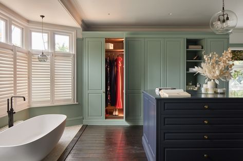 Our Jubilee bespoke fitted wardrobes celebrate great British design, inspired by the interiors of Buckingham Palace during Queen Elizabeth II's residency. Green Wardrobe, Built In Closet, Bespoke Wardrobe, Bedroom Interiors, Dark Bedroom, Wardrobe Designs, Build A Closet, Fitted Wardrobes, Bedroom Furnishings