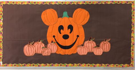 Mickey pumpkin bulletin board Class Door Decor, Halloween Bulletin Board Ideas, Bulletin Board Halloween, Pumpkin Bulletin Board, Disney Bulletin Boards, Halloween Door Decorations Classroom, Teacher Appreciation Door Decorations, Fall Classroom Door, Birthday Board Diy