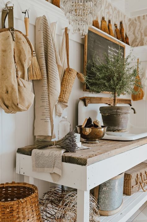 Country primitive decor