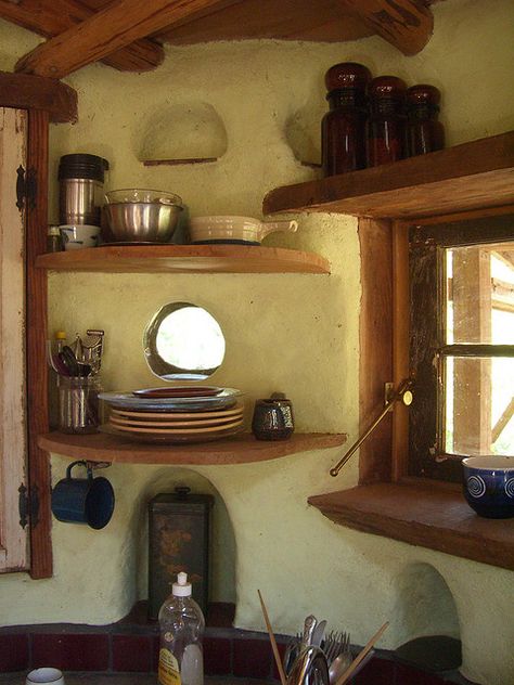 Shelving by Robbi Baba, via Flickr Cob House Interior Kitchens, Cob Kitchen, Cob Cottage, Cob Homes, Earth Ship, Casa Hobbit, Earth Bag Homes, Straw Bale House, Earthship Home