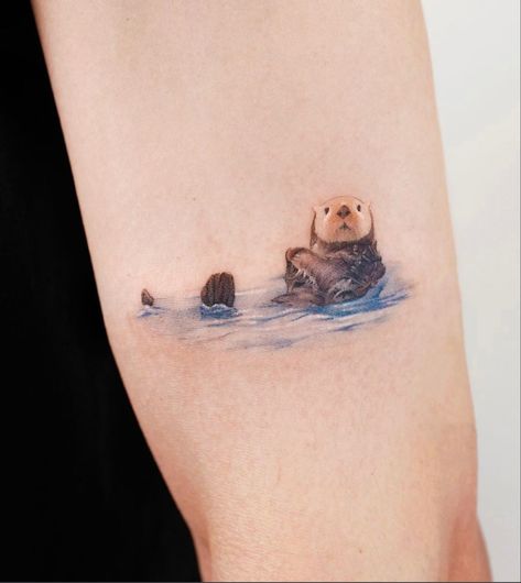 Sea Otter Tattoo, Zee Tattoo, Otter Tattoo, Animal Tattoos For Women, Sea Tattoo, Water Tattoo, Tattoo For Son, Geniale Tattoos, Baby Tattoos