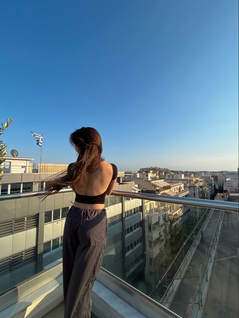 Back Facing Poses, Summer Destinations Europe, Greece Girl, Backless Outfit, Back Pic, View Aesthetic, Selfie Pose, Greece Summer, Backless Crop Top