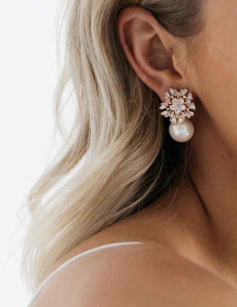 Simple Wedding Earrings Studs, Bridal Earrings Pearl And Crystal, Wedding Earrings Bride Hair Up, Big Earrings Wedding, Earing Wedding Jewellery, Wedding Earings Bride Updo, Statement Pearl Earrings Wedding, Wedding Earings Bride Gold, Bridal Earrings Hair Down Pearl