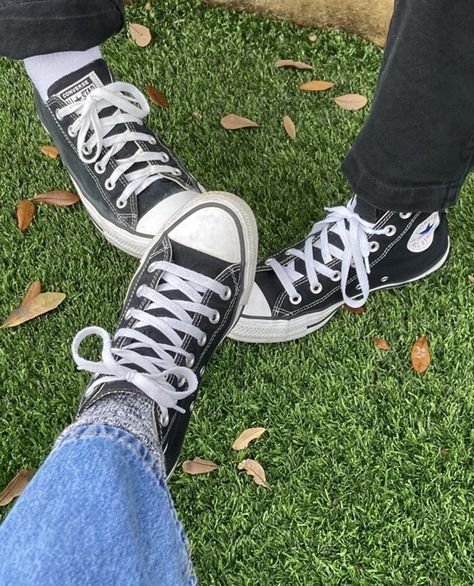 friendgroup summer best friend goals converse trio aesthetic earthy vibe Trio Shoes Aesthetic, Friends Trio Aesthetic, Friend Trio Aesthetic, Group Of Three Friends, Three Best Friends Aesthetic, Three Friends Aesthetic, Trio Friends Aesthetic, Trio Aesthetic, Converse Aesthetic