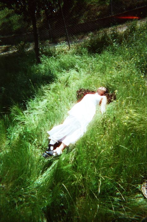 Lana Del Rey Photoshoot, Lana Core, Tuck Everlasting, Nature Photoshoot, Girl Sleeping, Corpse Bride, Indie Music, Future Life, Flower Field