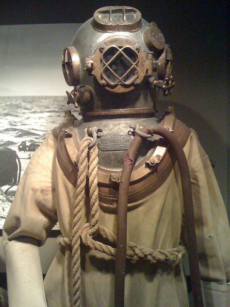 Old Diving Suit, Diver Outfit, Diver Suit, Deep Sea Diving Suit, Deep Sea Diver Art, Ocean Monsters, Diver Art, Suit Drawing, Navy Diver