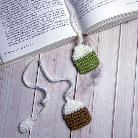 Crochet Tea Bag Bookmark Pattern - thecaffeinatedsnail.com Teabag Crochet Bookmark, Teabag Bookmark Crochet Pattern, Book Mark Crochet For Beginners, Crochet Tea Bag Bookmark, How To Crochet A Bookmark, Crochet Patterns Bookmarks, Crochet Bookmark Ideas, Tea Bag Crochet, Simple Crochet Ideas For Beginners