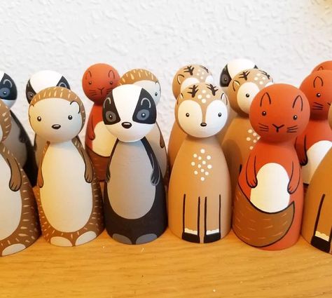 Farm Animal Peg Dolls, Peg People Animals, Peg Dolls Painting, Woodland Peg Dolls, Wood People Diy, Thanksgiving Peg Dolls, Wooden Peg Doll Ideas, Peg Doll Hair, Peg Doll Animals