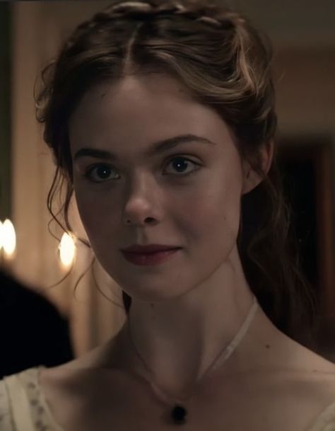 Dark Haired Medieval Woman, Medieval Princess Face Claim, Victorian Era Face Claim, 1800s Faceclaim, Victorian Face Claim, Elle Fanning Aurora, Medieval Face Claim, Historical Face Claims, Ella Fanning