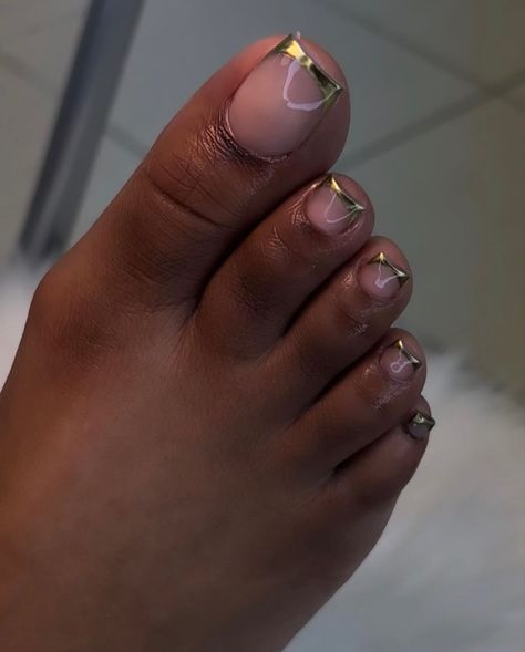 Gold Flake Pedicure, Champagne Toe Nails, Gold Chrome Toe Nails, French Toe Nails With Design, White On White French Pedicure, Gold Toes Pedicure, Brown French Tip Toes, Toe Nail Designs Black Women, Chrome Toes Pedicure