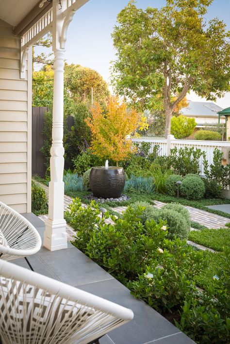 An elegant arrival - Rustic - Landscape - Melbourne - by Bayon Gardens | Houzz Swimming Pool Landscape Design, Nz Garden, Landscape Design Melbourne, Street Appeal, Landscape Garden Design, Kerb Appeal, Dreamy Garden, Residential Landscape, Front Gardens