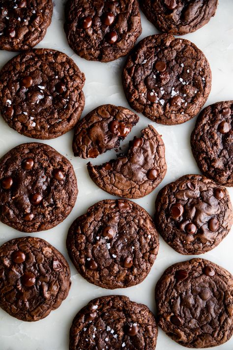 This Chocolate Lover's Double Chocolate Chip Cookie actually uses three types of chocolate: melted chocolate and cocoa powder for a rich, chocolate dough plus chocolate chips because more chocolate is more better! These cookies are soft, with slightly chewy edges, and not only taste like chocolate heaven, but are such a pretty cookie! Double Chocolate Chip Cookie Recipe, Double Chocolate Chip Cookie, Chocolate Dough, Brown Butter Chocolate Chip Cookies, Baking Journal, Double Chocolate Chip Cookies, Favorite Cookie Recipe, Chocolate Chip Cookie Bars, Chocolate Chip Cookie Recipe