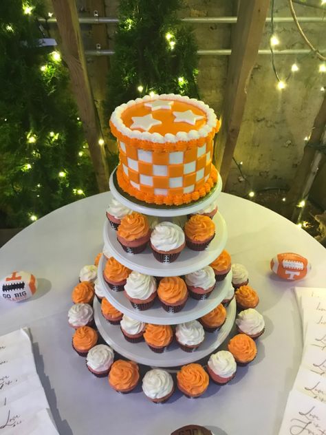 Tennessee Vols Birthday Cake, Tennessee Football Birthday Party, Tennessee Vols Party Ideas, Tennessee Vols First Birthday, Tennessee Football Cake, Grooms Cake Football, Tn Vols Birthday Party, Tennessee Vols Birthday Party, Tennessee Birthday Party