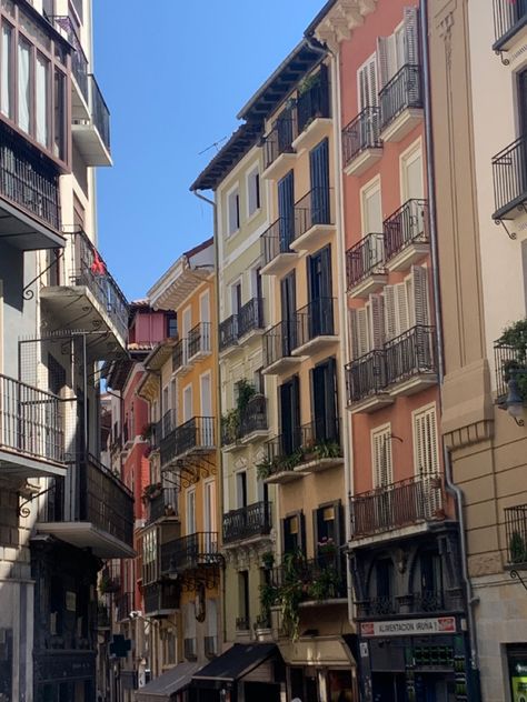 Pamplona Spain Aesthetic, Summer In Spain Aesthetic, Spain Vibes, Aesthetic Decals, Spain Aesthetics, Pamplona Spain, Spain Aesthetic, Travel Spain, Europe Trip