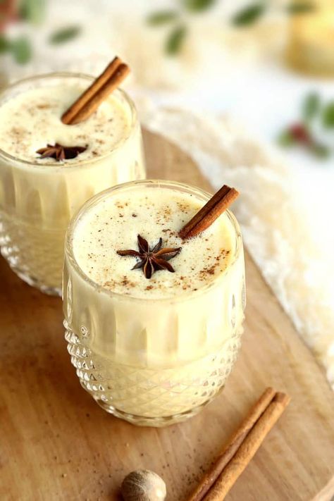 Easy Eggnog (2-minute blender recipe) Eggnog Rezept, Eggnog Recipe Homemade, Blender Recipe, Easy Eggnog, Blender Smoothie, Homemade Eggnog, Best Smoothie, Eggnog Recipe, Blender Recipes