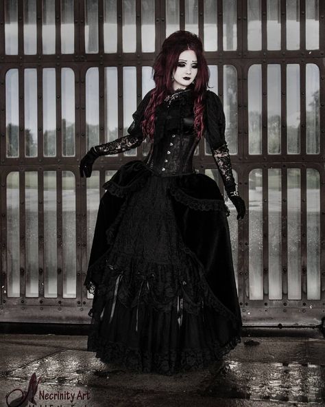 207.1k Followers, 383 Following, 492 Posts - See Instagram photos and videos from Black Friday (@itsblackfriday) Goth Reference, Gothic Fashion Victorian, Crimson Rose, Deadly Nightshade, Goth Steampunk, Malice Mizer, Goth Look, Romantic Goth, Victorian Goth