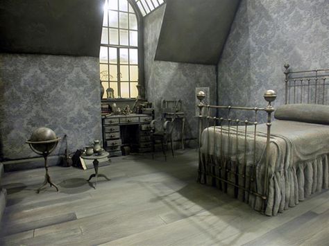 Victor Van Dort's room Corpse Bride Room Decor, Corpse Bride House, Tim Burton House, Tim Burton Room, Tim Burton Decor, Victor Van Dort, Tim Burton Aesthetic, Hunted House, Emily Corpse Bride