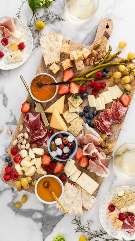 Spring Cheese Board, Cheese Varieties, Baked Grilled Cheese, Pimento Cheese Recipes, Boards Ideas, Charcuterie Inspiration, Deli Meats, Cream Cheese Dips, Baked Mac N Cheese