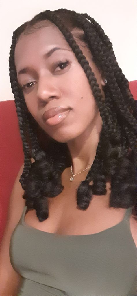 Thick Box Braids With Curly Ends, Short Medium Box Braids With Curly Ends, Shoulder Length Braids With Curly Ends, Shoulder Length Box Braids Medium, Shoulder Length Box Braids Curly Ends, Short Box Braids With Curly Ends, Box Braids Diy, Shoulder Length Box Braids, Thick Box Braids