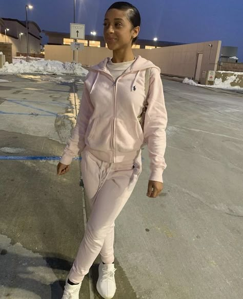 Polo Tracksuit, Sweat Suits Outfits, Suits Outfits, Sweat Suits, Mode Zara, Cute Lazy Outfits, Cute Lazy Day Outfits, Outfit Inspo Casual, Lazy Outfits