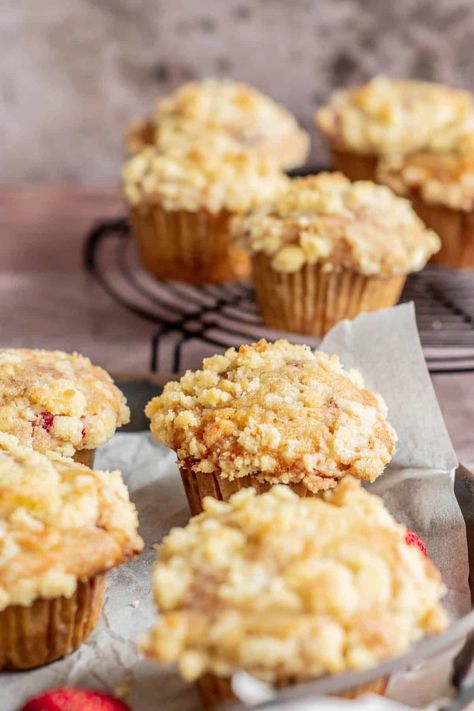 Sourdough Strawberry, Strawberry Cream Cheese Muffins, Strawberry Muffin Recipes, Sourdough Muffins, Easy Sourdough Bread Recipe, Rhubarb Muffins, Yogurt Muffins, Strawberry Bread, Sourdough Starter Discard Recipe