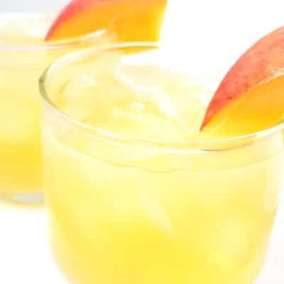 Witches Brew Cocktail for Halloween Recipes With Mango, Malibu Mixed Drinks, Sunset Cocktail Recipe, My Heavenly Recipes, Mango Vodka, Moonshine Cocktails, Vodka Recipes Drinks, Mango Cocktail, Summer Vodka Cocktails