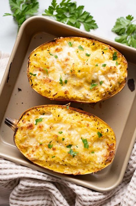 Chicken Alfredo Spaghetti Squash Boats - iFoodReal.com Chicken Alfredo Spaghetti Squash, Chicken Alfredo Spaghetti, Alfredo Spaghetti Squash, Spaghetti Squash Chicken Alfredo, Alfredo Spaghetti, Spaghetti Squash Alfredo, Spaghetti Squash Boats, Spaghetti Squash Boat, Squash Boats