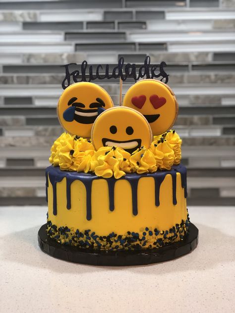 Emoji Cake Birthdays, Emoji Cake Ideas, Emoji Cakes, Birthday Cake For Brother, Emoji Birthday Cake, Cake Designs For Boy, 1st Bday Cake, Cake Designs For Girl, Cake Designs For Kids