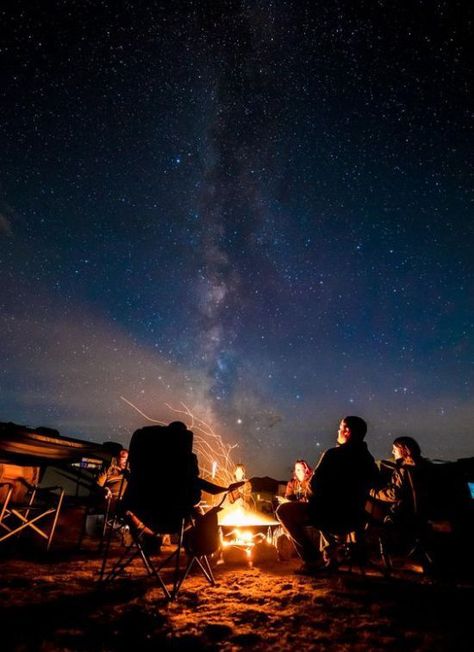 Karimun Jawa, Backcountry Camping, Camping Aesthetic, Camping Photography, Photographie Portrait Inspiration, Studio Backdrops, Van Camping, Camping Essentials, The Night Sky