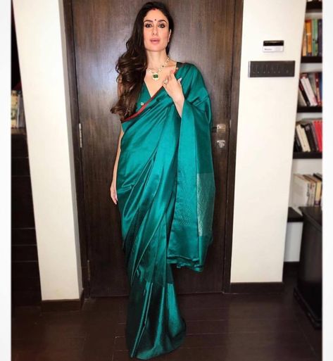 Kareena Kapoor Saree, Stylish Saree, Function Dresses, Ethnic Chic, Kareena Kapoor Khan, Looks Party, Green Saree, Elegant Saree, Wedding Function