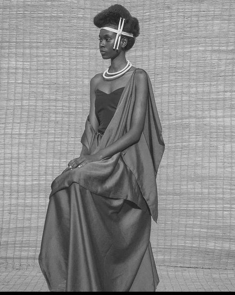 African Hair History, Y2k Black Aesthetic, 60s Vintage Fashion, African Ancestry, African Love, African Princess, Contemporary African Art, African People, African Traditional Dresses