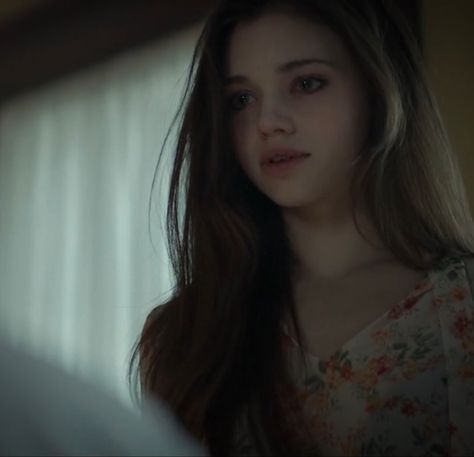 India Eisley Icons, India Eisley Movies, Kristen Stewart Twilight, Anna Hair, India Eisley, Daughter Of Poseidon, Pale Face, Doutzen Kroes, Bang Bang