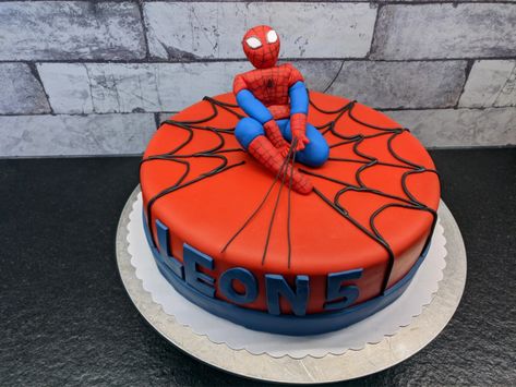 Spiderman Kuchen – Sarah Brauns Blog Spiderman Party, Cake Baking Recipes, Man Party, Cake Baking, No Bake Cake, Baking Recipes, Cupcake Cakes, Spiderman, Muffins