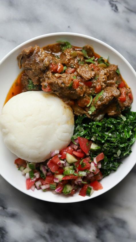 Kenyan Goat Wet Fry, Sukuma Wiki, Kachumbari and Ugali - Travelandmunchies Kenyan Recipes Dishes, Dinner For My Husband, Kachumbari Recipe, Ugali Recipe, Kenyan Meals, Kenyan Dishes, Kenyan Recipes, South American Food, Suriname Recipes