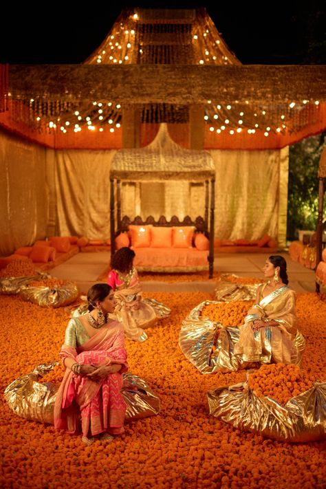 This design house is reimaging Indian weddings through a nostalgic lens | Architectural Digest India Hindu Temple Wedding, Wedding Settings, Courtyard Wedding, Modern Indian Wedding, Indian Marriage, Rani Pink, Indian Wedding Reception, Temple Wedding, Big Fat Indian Wedding