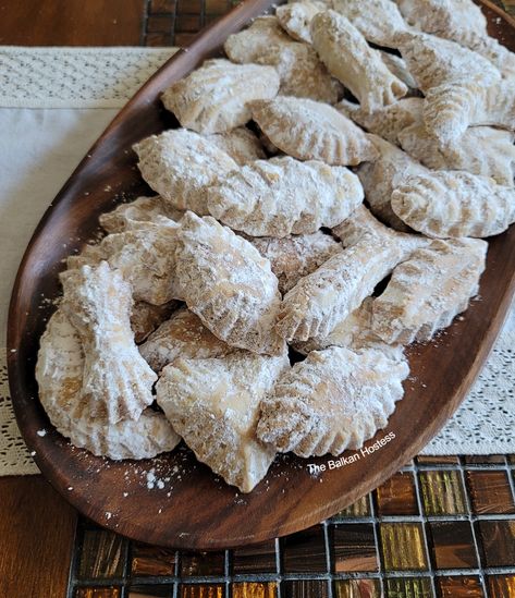 Croatian Cookies Recipes, Vanilla Shortbread, Balkan Food, Croatian Food, Baking Supply Store, Shortbread Cookie Recipe, Serbian Recipes, Croatian Recipes, Shortbread Cookie