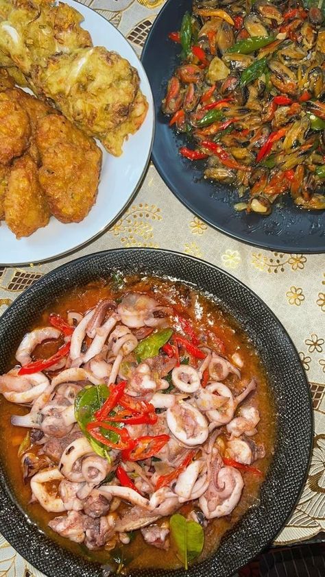 Malay Food, Food Seafood, Food L, Hot Spicy, Indonesian Food, Snap Food, Food Videos Cooking, Food Snapchat, Cafe Food