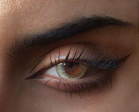 Image about photography in ideas by 𝗌𝗂𝖽𝖾 𝖾𝖿𝖿𝖾𝖼𝗍𝗌 Foxy Eyes, False Lash Effect Mascara, Eye Photography, Stay Weird, Aesthetic Eyes, Makeup Goals, Pompadour, Pretty Eyes, Makeup Eyeliner