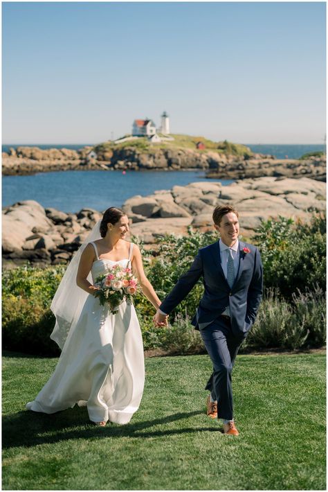 New England Wedding Dress, Viewpoint Hotel Maine Wedding, New England Wedding Aesthetic, East Coast Wedding Aesthetic, Maine Wedding Ideas, Maine Summer Wedding, Maine Coast Wedding, York Maine Wedding, Nubble Lighthouse