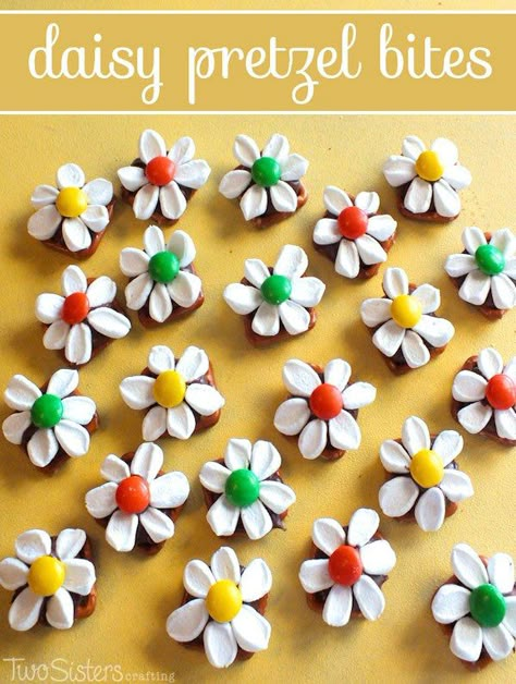 Pretzel Flowers On A Stick, Edible Spring Crafts, Daisy Themed Food, Daisy Food Ideas, Food Crafts For Kids Edible, Daisy Desserts, Daisy Snacks, Daisy Treats, Daisy Food