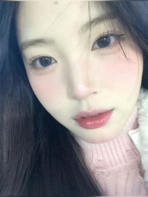 Shojo Girl Makeup, Pink Makeup Asian, Baby Pink Blush Makeup, Pouty Makeup, Kpop Makeup Looks, Xiaohongshu Makeup, Shojo Girl, Interview Makeup, Image Swag