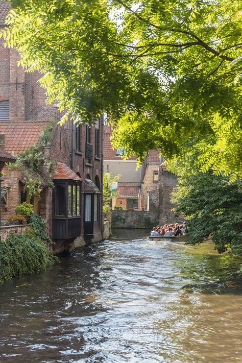 Bruges - Belgique (Belgium) Brugge Belgium, World Most Beautiful Place, Bruges Belgium, Belgium Travel, Voyage Europe, Places In The World, Vacation Places, Beautiful Places In The World, Europe Destinations