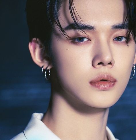 Yeonjun TXT #kpop The Star Seekers, Male Makeup, Make Up Inspo, The Dream, Makeup Inspo, Nostril Hoop Ring, The Star, The Magicians, Makeup Inspiration