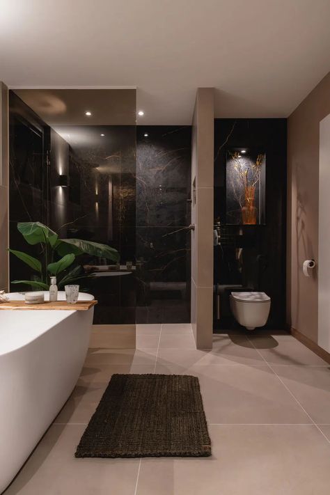 Hotel Room Design Bathroom, Hotel Style Bathroom, Modern Black Bathroom, Luxe Bathroom, Spa Inspired Bathroom, Latest Bathroom, Hotel Room Design, Beige Bathroom, Bathroom Tile Designs