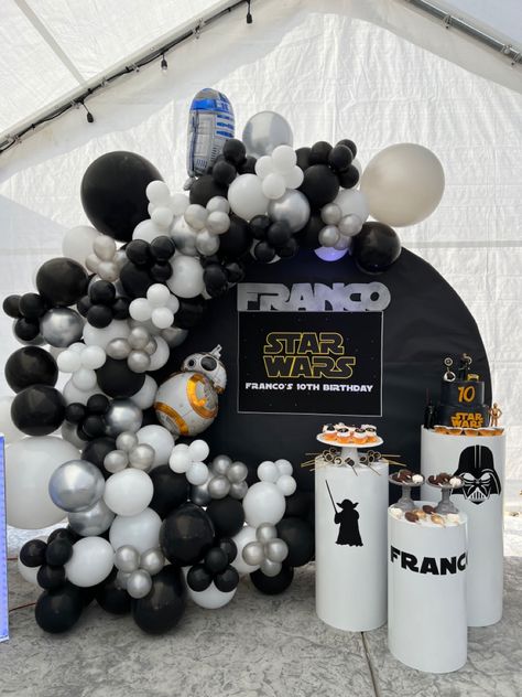 Star Wars Party Balloon Arch, Star Wars Arch, Starwars Birthday Theme, Star Wars Birthday Backdrop, Star Wars Balloon Decorations, Star Wars Balloon Garland, Star Wars 1st Birthday Boys, Starwars Birthday Ideas, Star Wars Balloon Arch