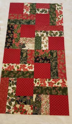 Christmas Runners, Xmas Table Runners, Quilt Decor, Quilted Table Runners Christmas, Christmas Quilting Projects, Horse Wreaths, Christmas Table Toppers, Patchwork Table Runner, Christmas Patchwork