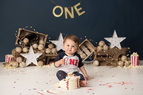 Vintage Baseball Cake Smash, Baseball Cake Smash Photoshoot, Football Cake Smash Photography, Baseball Cake Smash, Dodgers Cake, Twin Cake Smash, Ideas Room Decor, Beds Ideas, Pillows Ideas