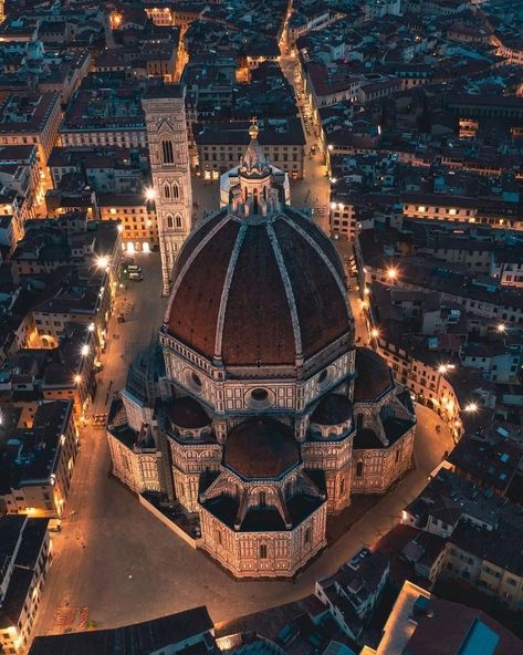 Explore & Discover on LinkedIn: Florence, Italy 🇮🇹 Don't BOOK ✈️ Flights tickets until you've checked… Florence Dome, Cathedral Tattoo, Filippo Brunelleschi, Mediterranean Aesthetic, Florence Cathedral, Europe Tours, Booking Flights, Florence Italy, Pretty Places